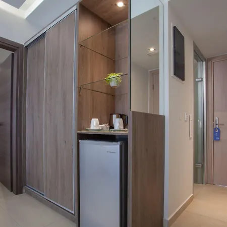 Melrose By Mage 4* Retimno