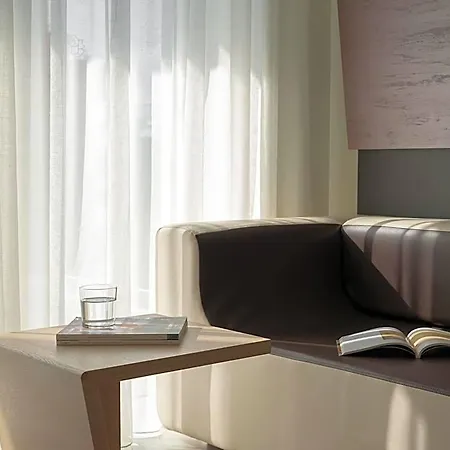 Hotel Melrose By Mage 4*