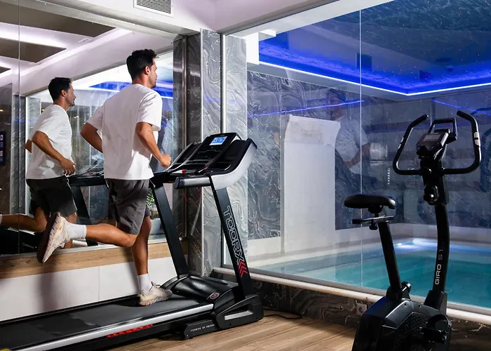 Hotel Melrose By Mage 4*