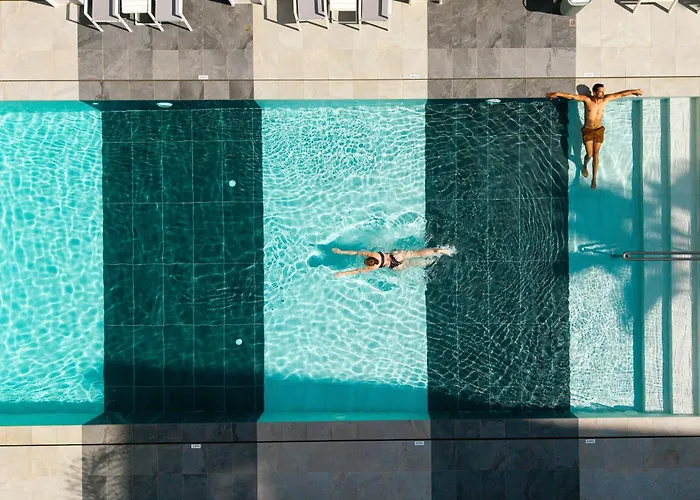 Hotel Melrose By Mage 4*