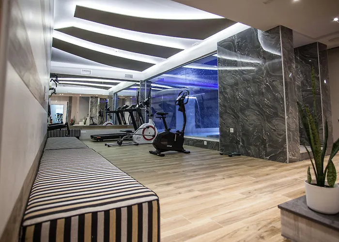 Отель Melrose By Mage