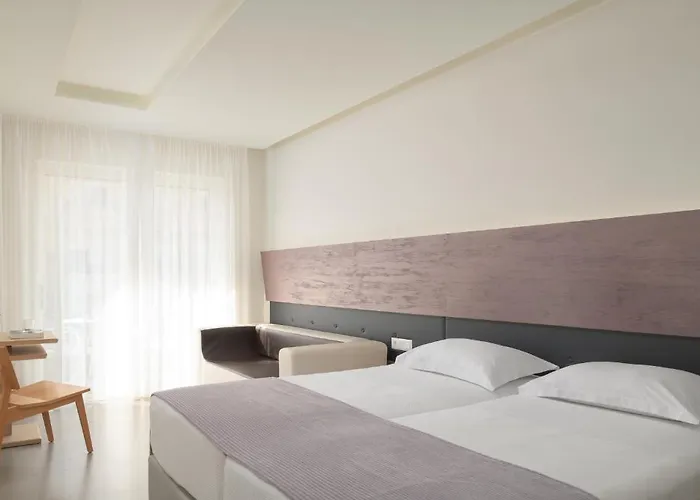 Hotel Melrose By Mage 4*